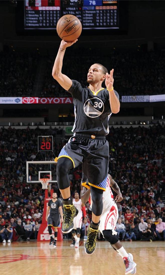 强调角色收 强调角色收